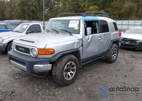 2007 Toyota Fj Cruiser z USA, uszkodzony, nr VIN JTEZU11F470008354